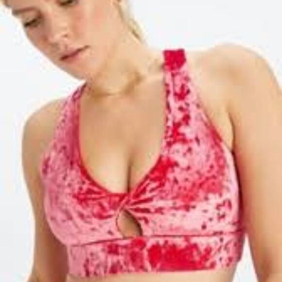 FABLETICS OASIS CRUSHED VELOUR TWIST SPORTS BRA STRAWBERRY RED BRAND NEW MEDIUM - Picture 1 of 10